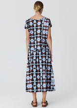 Load image into Gallery viewer, POL THYRA REVERSIBLE TEE
