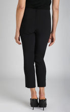 Load image into Gallery viewer, Andiamo Pippa Capri Pant - Black
